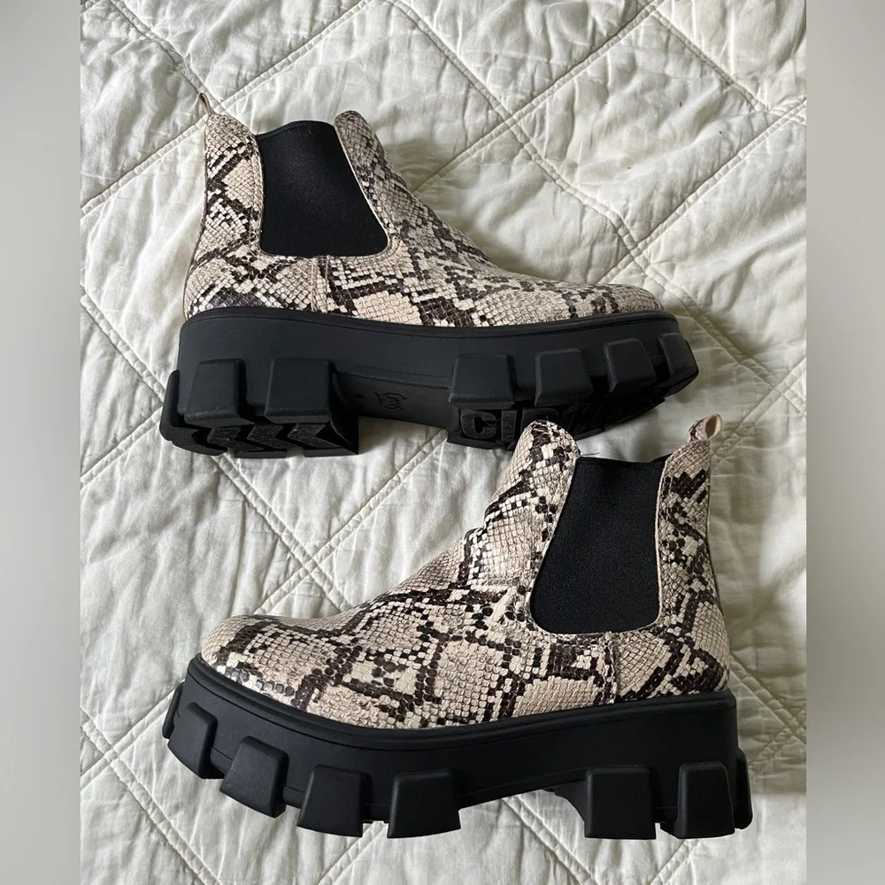 Sam Edelman Circus Boots 🎪 - Picture 2 of 6